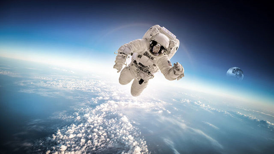 宇宙飛行士は“地球は丸い”という嘘を広めるための工作員だった！