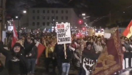【オーストリア】政府が全国民に外出制限を課すも、軍や警察まで政府に反対し、国民と共に大規模デモに参加することを表明