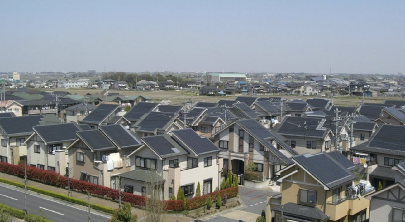 【李家の新たな利権】東京都、新築一戸建て住宅に太陽光発電の設置義務化へ