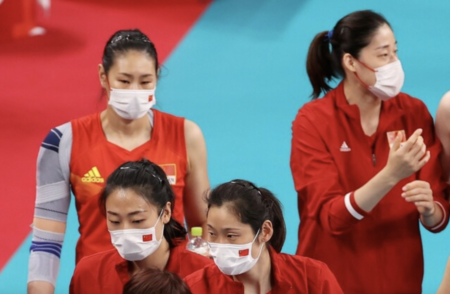 【マスク着用の危険性】バレーボール女子アジアカップで中国代表チーム（世界ランク4位）がマスクをしたままプレーし批判殺到、さらに世界ランク74位のイランに第1セットを奪われ面目喪失
