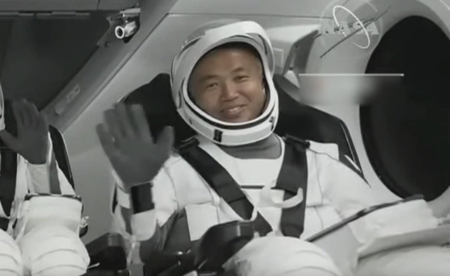 【日本人最年長の宇宙詐欺師】宇宙が存在しないとバレても尚、「若田光一」が「イーロン・マスク」の宇宙船で5回目の宇宙飛行に成功