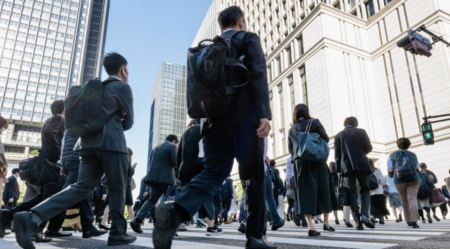 【経済崩壊が進む日本】最低賃金が正社員の初任給（高卒）とほぼ同額に  物価の高騰も相まって多くの国民が生活に困窮
