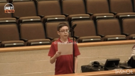 【米マサチューセッツ州】12歳の少年が「性別は2つしかない」と書かれたTシャツを着たことを理由に強制下校させられ、反論の声明を発表　各方面から賛辞