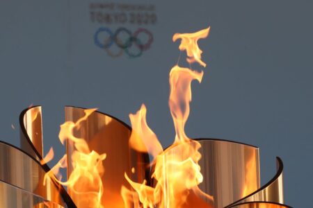 聖火リレーの火が消える オリンピックの先行き暗示か