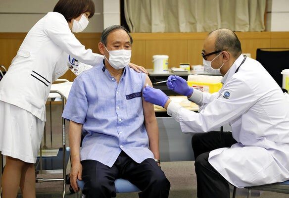 菅総理が接種したコロナワクチンの中身は、ただの栄養剤だったと早くもバレる