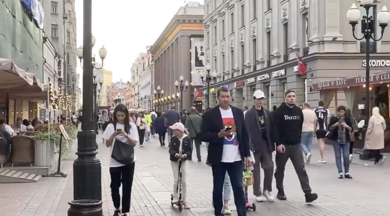【モスクワ】市民の力でワクチンパスポートが廃止に！　日常が回復し、大通りはノーマスクの人で溢れる