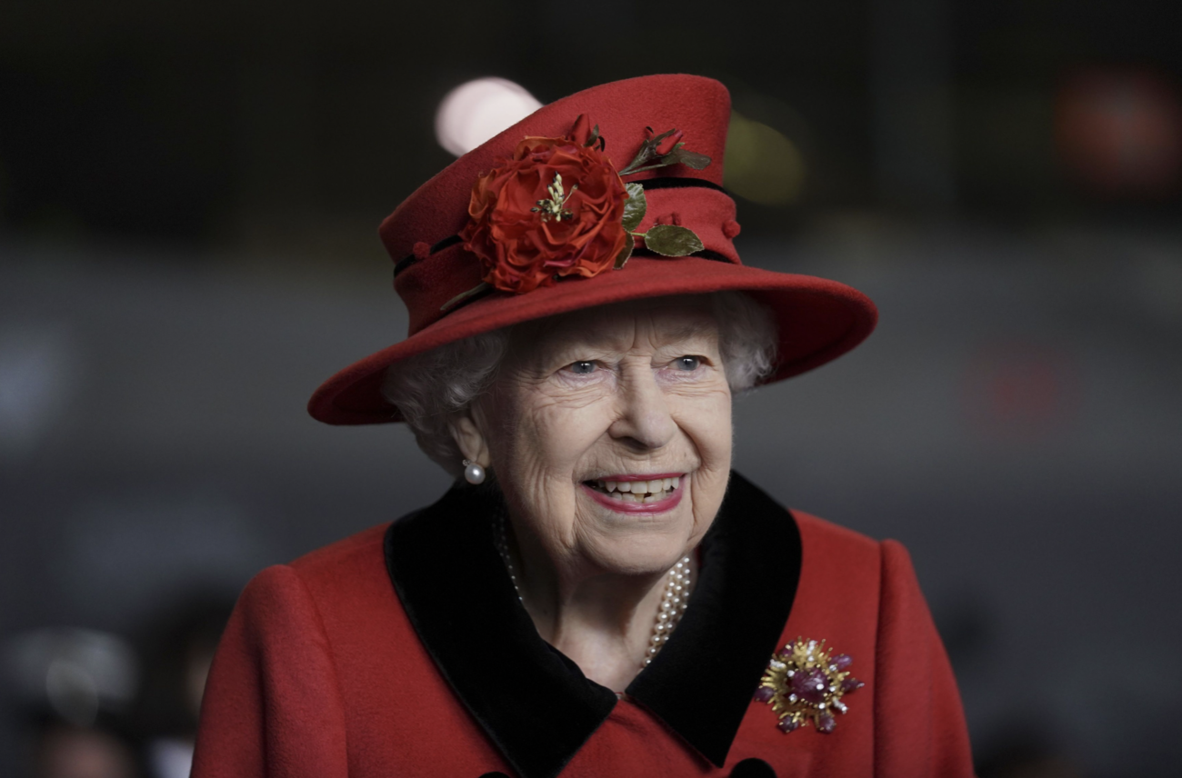 【悪魔崇拝組織イギリス王室】エリザベス女王が2週間の休養を発表し、死亡説が広まる  BBCも女王の死を匂わせる演出