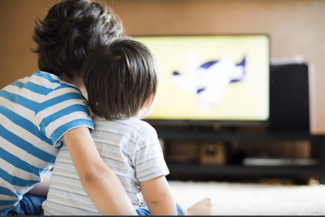 【テレビは毒】子供に毎日3時間以上テレビを視聴させると、心の発達を著しく妨げ、想像力を奪う