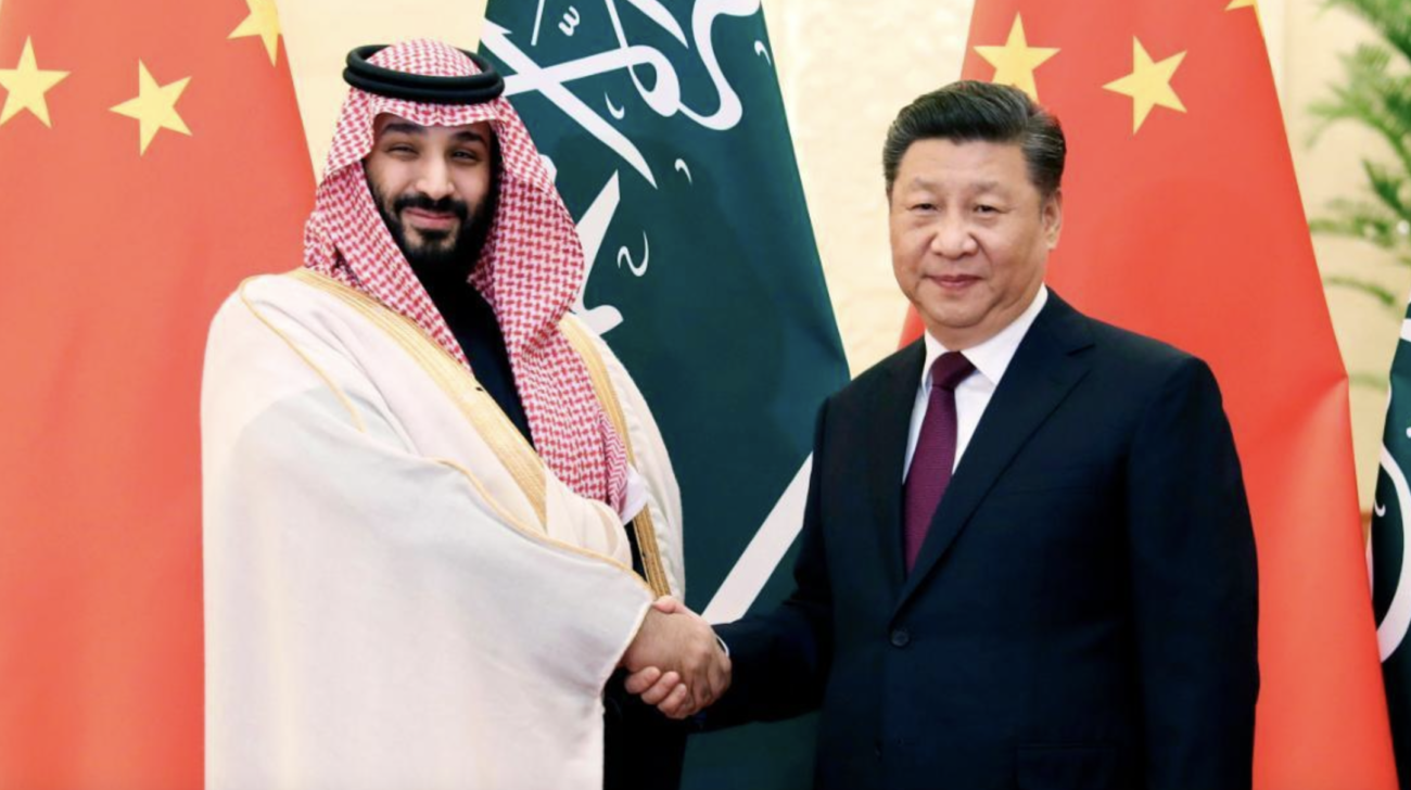 【中国が弱体化するアメリカに追い打ちをかける】サウジアラビアとの石油取引を「人民元」で行う協議が加速