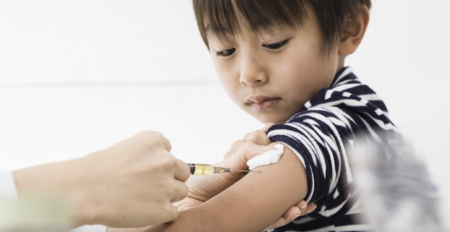 5歳～11歳のコロナワクチン接種で16件の副反応の疑い　7歳男児が心筋炎・心膜炎と診断されるも「重大な懸念は認められない」とし接種継続へ