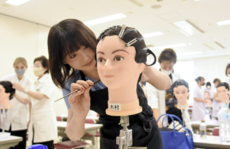 【東京都】今月から外国人美容師の就労を解禁「ただの移民政策だ」「また日本人の賃金が下がる」と批判殺到