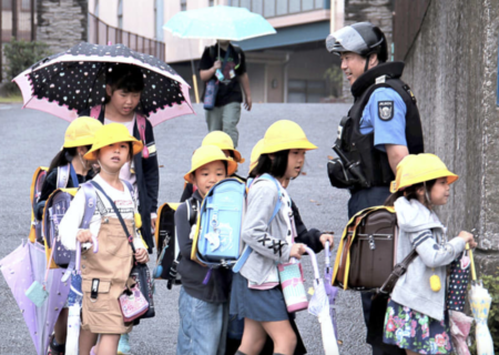 【東京都】公立小の児童数が11年ぶりに減少へ  町田市は2040年までに公立小42校を26校へ削減の方針  コロナ茶番により少子化が加速