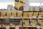 徳島大学発のベンチャー『グリラス』、ドラッグストア174店舗でコオロギ入りの食品を販売　自社ブランド「C.TRIA」で
