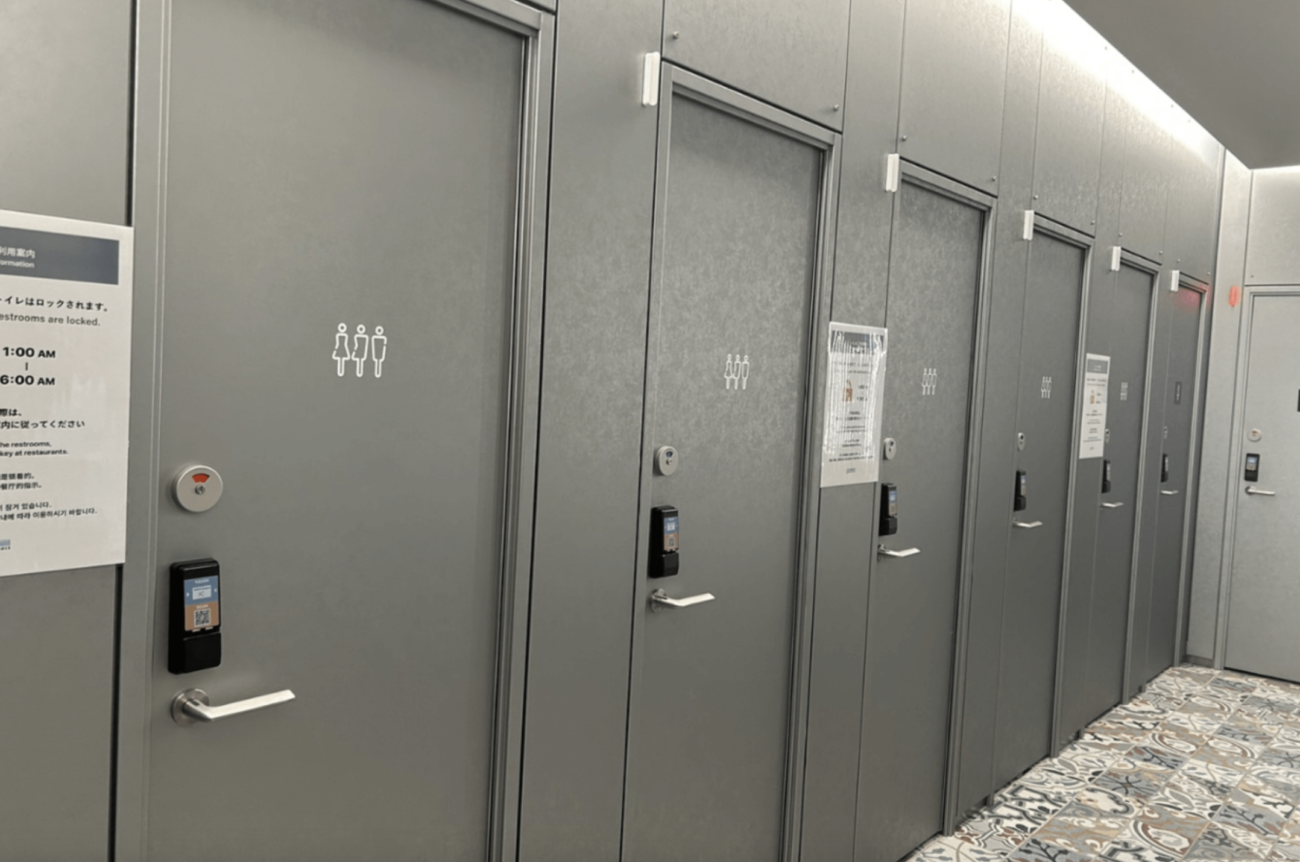 【SDGsのなれの果て】批判殺到の『東急歌舞伎町タワー』のジェンダーレストイレ、男性利用者は警備員に「大便する」と伝えた場合のみ個室トイレ利用が可能に