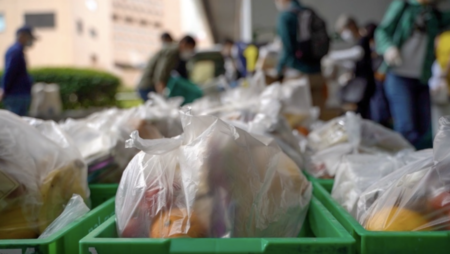【衰退する日本経済】東京都庁下での食料品の無料配布の利用者、過去最多の749人に　３年間で約7倍に増加