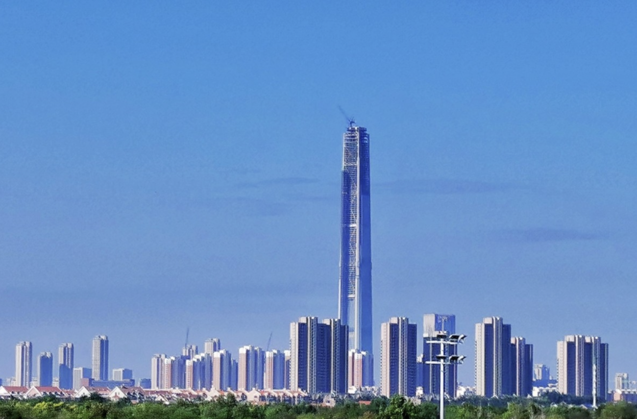 【滅びゆく中国】不動産バブルの崩壊により、天津市の1兆円117階建て超高層ビルが資金難で工事中止　『世界一高い未完成ビル』に