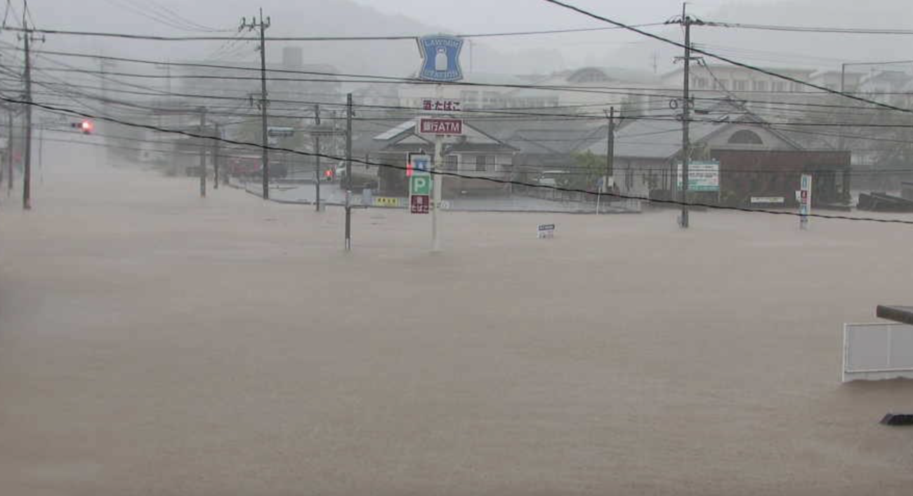 【気象操作の可能性大】台風10号で全国に河川の氾濫、道路の浸水など被害が相次ぐも、「既に台風は消滅しているのではないか」「報道の内容と現地の天候の様子が全く違う」と指摘する声が相次ぐ