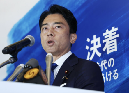 【売国奴】小泉進次郎の出馬表明会見に中国共産党と関係の深い報道機関『フェニックスTV（鳳凰衛視）』のマイクが設置されていたことが判明　