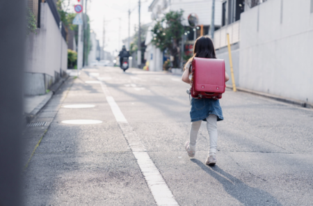 【岸田の宝】在日中国人が少女をつけ回し無断撮影、動画をアップ　少女は逃げ出す　盗撮現場となった米沢市は警察・教育委員会・学校と協力してパトロールを行うことを表明