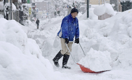 【青森県】記録的な大雪、死傷者175人、建物被害500件超、農林水産被害額100億円超