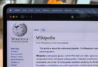 【トランプ政権】Wikipediaの運営団体に「編集内容が中立性を欠く」として免税措置のとりやめを警告　創業者の一人も「ウィキを信じるな。左翼によって書き換えられたフェイクだ」と訴える