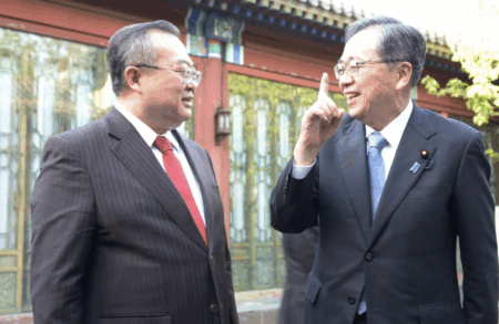 【媚中】公明党・斉藤代表が中国・北京を訪問　石破総理から習近平宛の親書を託される
