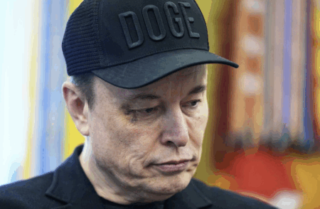 【イーロン・マスク】大統領選挙期間中に大量の薬物を使用していたと報じられる　退任会見では右目にあざをつけた姿で登場