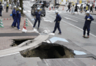 【福岡市】道路が陥没、幅1.5メートルほどの穴が空く　全国で進むインフラの老朽
