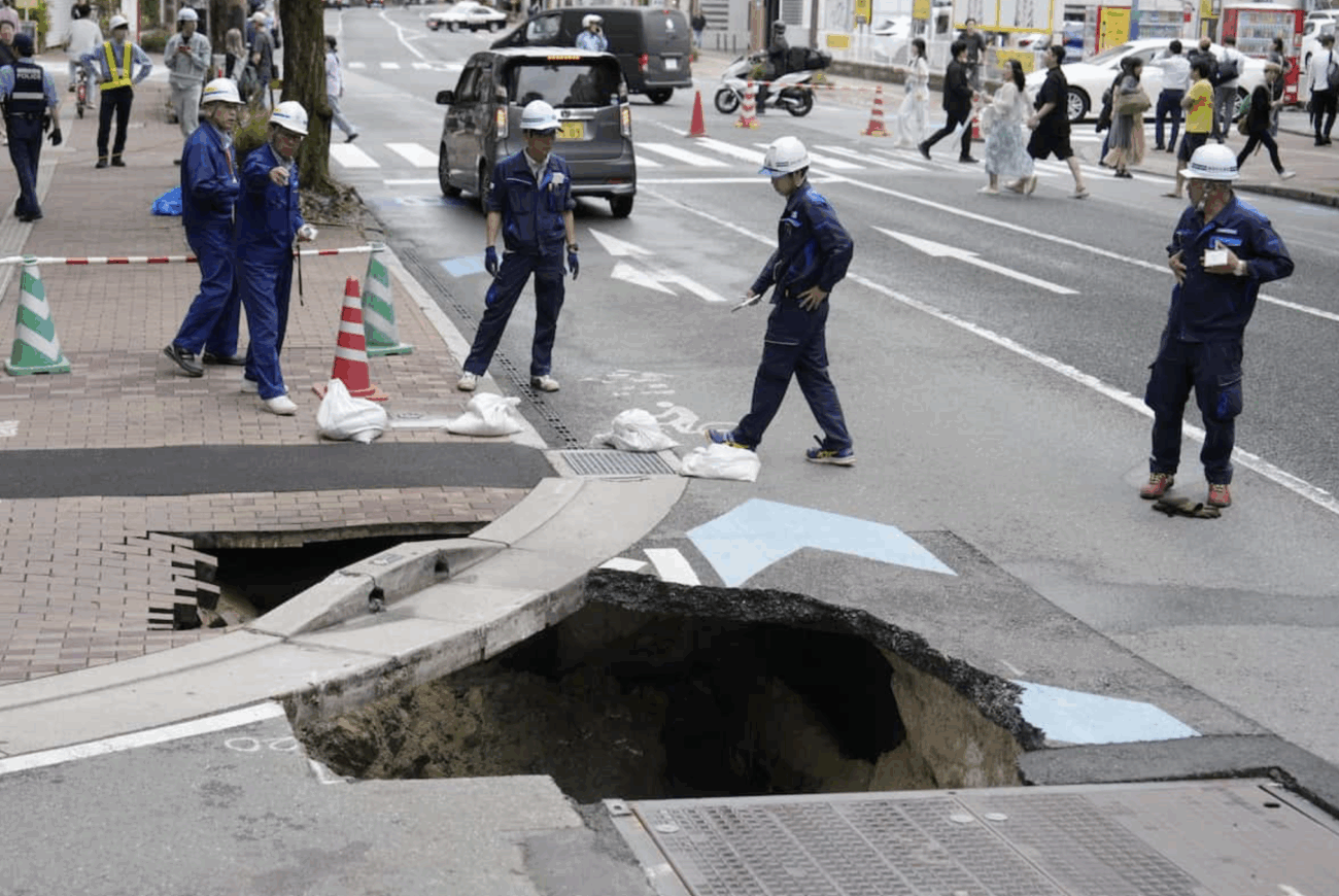 【福岡市】道路が陥没、幅1.5メートルほどの穴が空く 全国で進むインフラの老朽