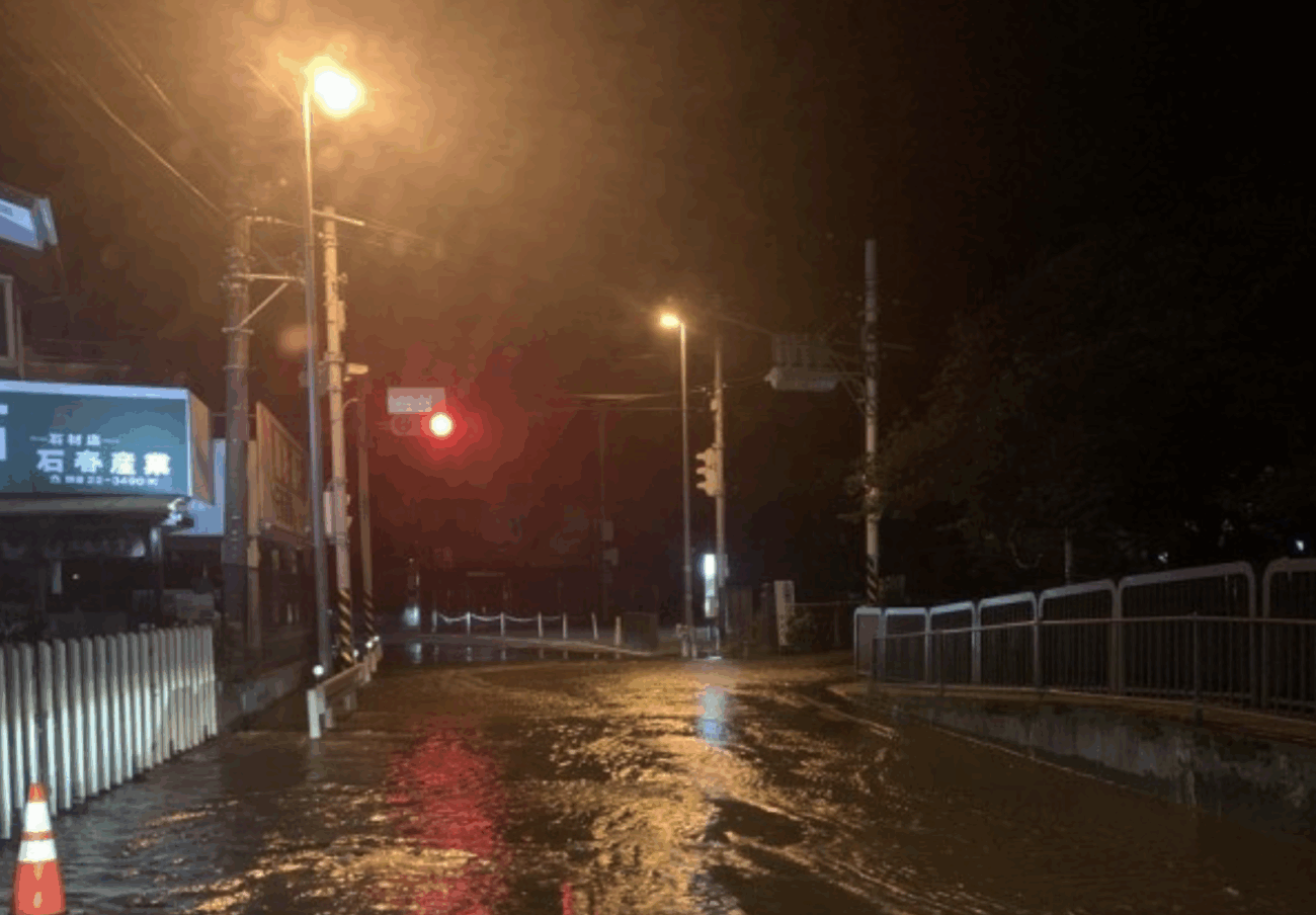 【鎌倉市】水道管が破裂し道路が冠水、約1万世帯で断水被害 全国で進むインフラの老朽化