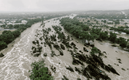 【米テキサス州】大規模な洪水　104人が死亡、41人が行方不明　トランプ「100年に一度の大惨事だ」