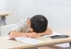【子供たちに異変】朝起きたくても起きられず、疲れやすく、すぐに眠ってしまう『起立性調節障害』が急増　ワクチンとの因果関係も