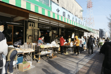 【侵略】大阪府大東市、中国人による違法露店が横行　近隣住民から怒りの声