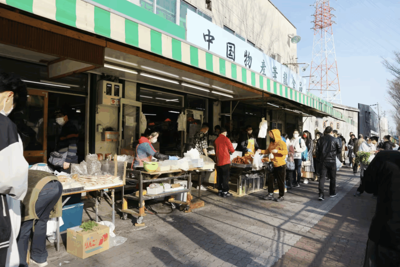 【侵略】大阪府大東市、中国人による違法露店が横行 近隣住民から怒りの声