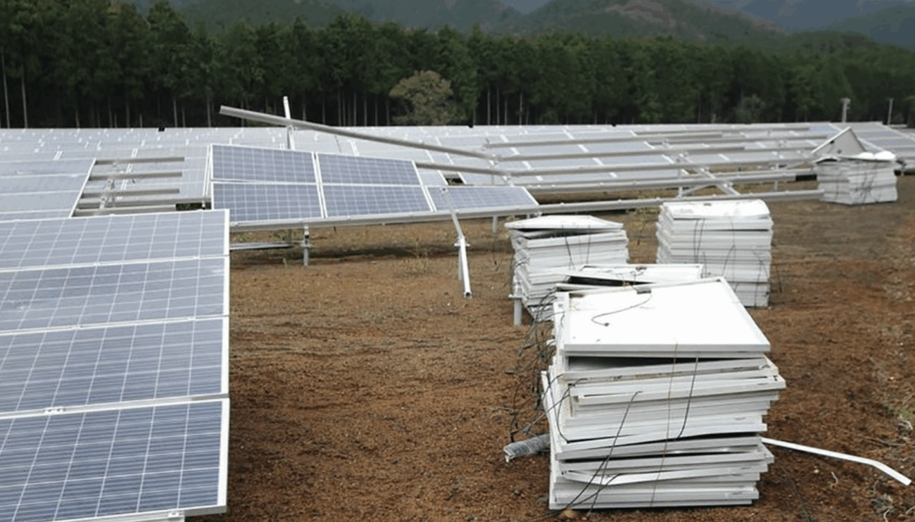 【政府】使用済み太陽光パネルの再利用義務化を断念、大量のパネルが廃棄される見通し