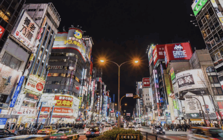 【東京都・新宿区】民泊12事業者に報告義務違反で30日間の業務停止命令を発表