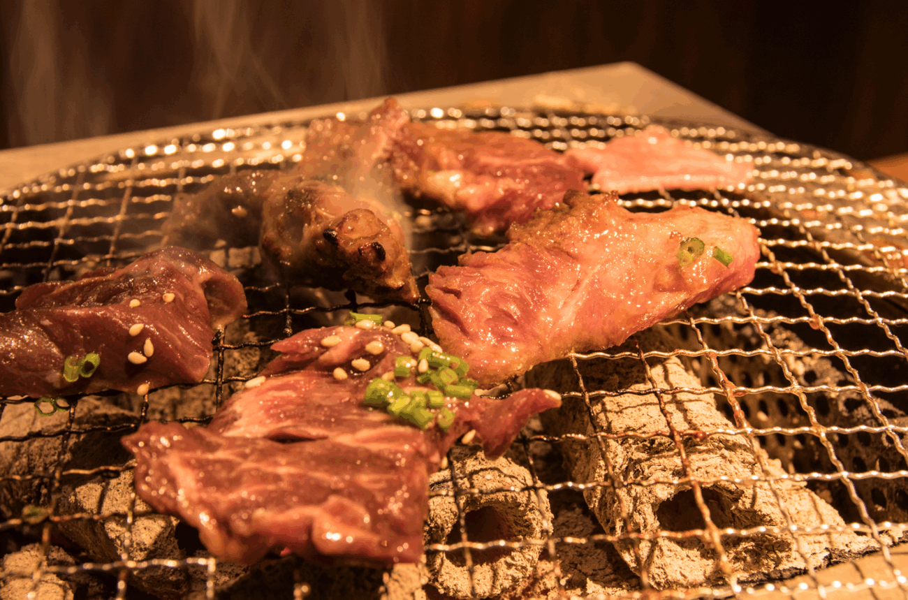 【衰退する日本経済】焼肉店の倒産が過去最多のペースで増加、牛肉や野菜の高騰が経営を圧迫