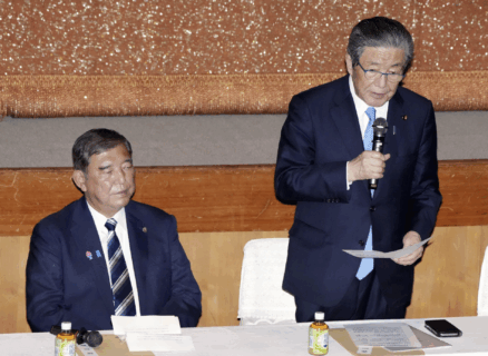 【自民党】最高幹部全員が一斉に辞職する意向を表明、森山幹事長、鈴木総務会長、小野寺政調会長、木原選対委員長　麻生太郎は自民総裁選の実施を求める