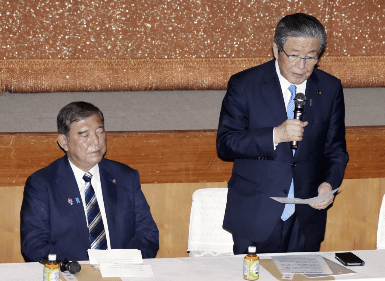 【自民党】最高幹部全員が一斉に辞職する意向を表明、森山幹事長、鈴木総務会長、小野寺政調会長、木原選対委員長　麻生太郎は自民総裁選の実施を求める