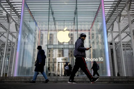 【米アップル】人工知能（AI）部門で上級幹部を務めるロビー・ウォーカーが退社へ　アップルではAI人材の流出が相次ぐ