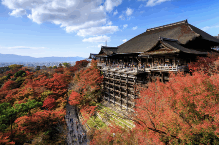 修学旅行の『京都離れ』が加速　物価高騰とオーバーツーリズムによる混雑の影響で