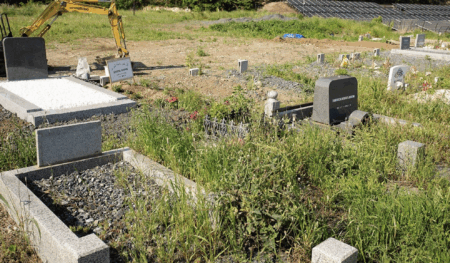 在日イスラム教徒、埼玉県の霊園で14体の遺体を重機で無断で土葬　警察が介入し「200万円を支払う」と念書を交わすも、1円も払うことなく行方不明に