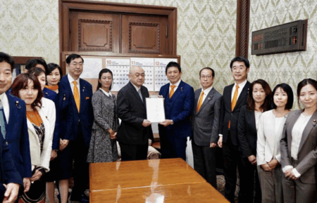 【参政党】日本国旗を損壊する行為を処罰する『日本国国章損壊罪』の新設を盛り込んだ刑法改正案を提出 日本国旗を損壊した場合、2年以下の拘禁刑または20万円以下の罰金