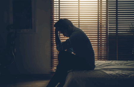 精神障害による労災申請3780件・認定1055件、過去最多を記録 15年前の3倍以上に増加 業種別では『医療・福祉』が最多