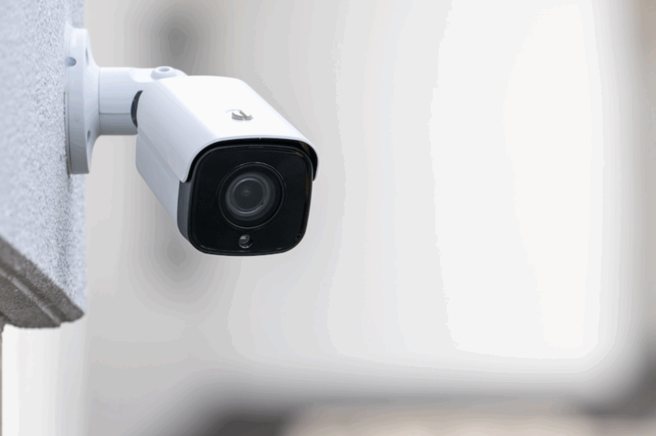 日本国内の保育園、工場、スーパー、高齢者施設などの防犯カメラの約500件の映像が海外サイトに流出 誰でも閲覧可能な状態だったことが判明 屋外カメラの映像は700件以上流出